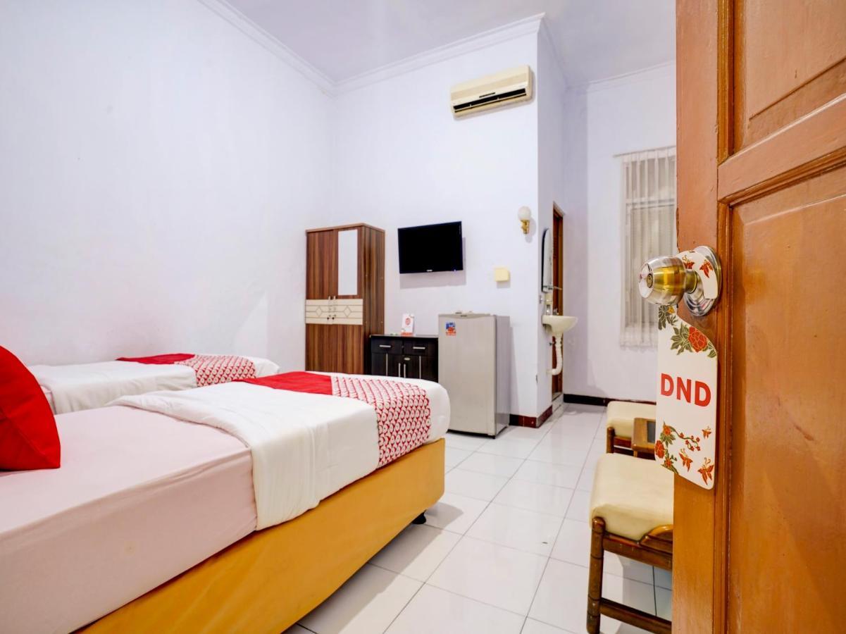 Super Oyo 90118 Hotel Diamond Syariah Subang Exterior foto